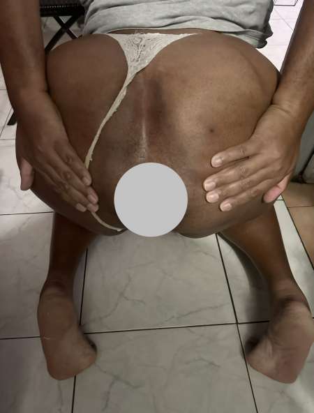 Hummm tu as envie jouir vider tes couilles ?