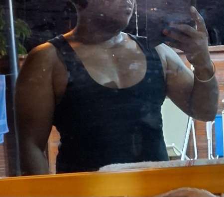 Escorte Boy pour vous mes Dames