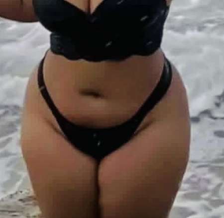 Femme ronde grosse fesse